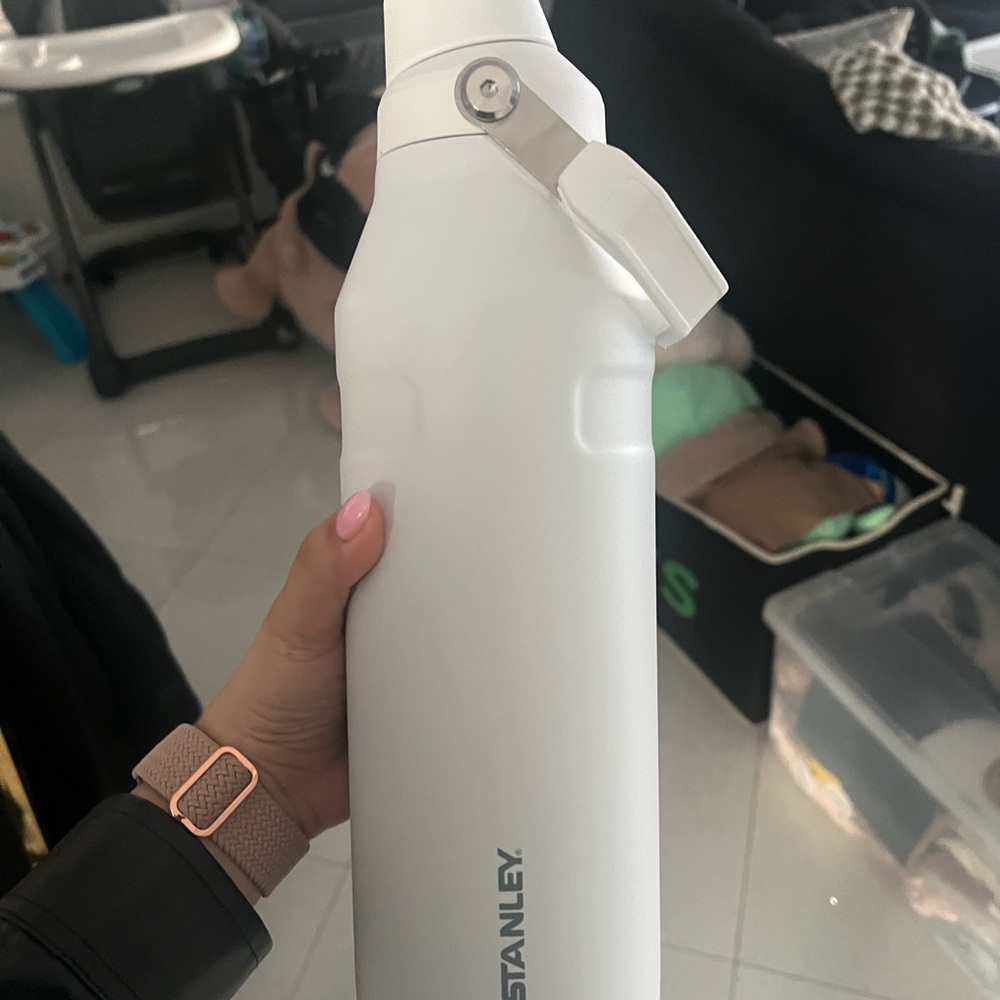 Stanley White Insulated Water Bottle - 50oz